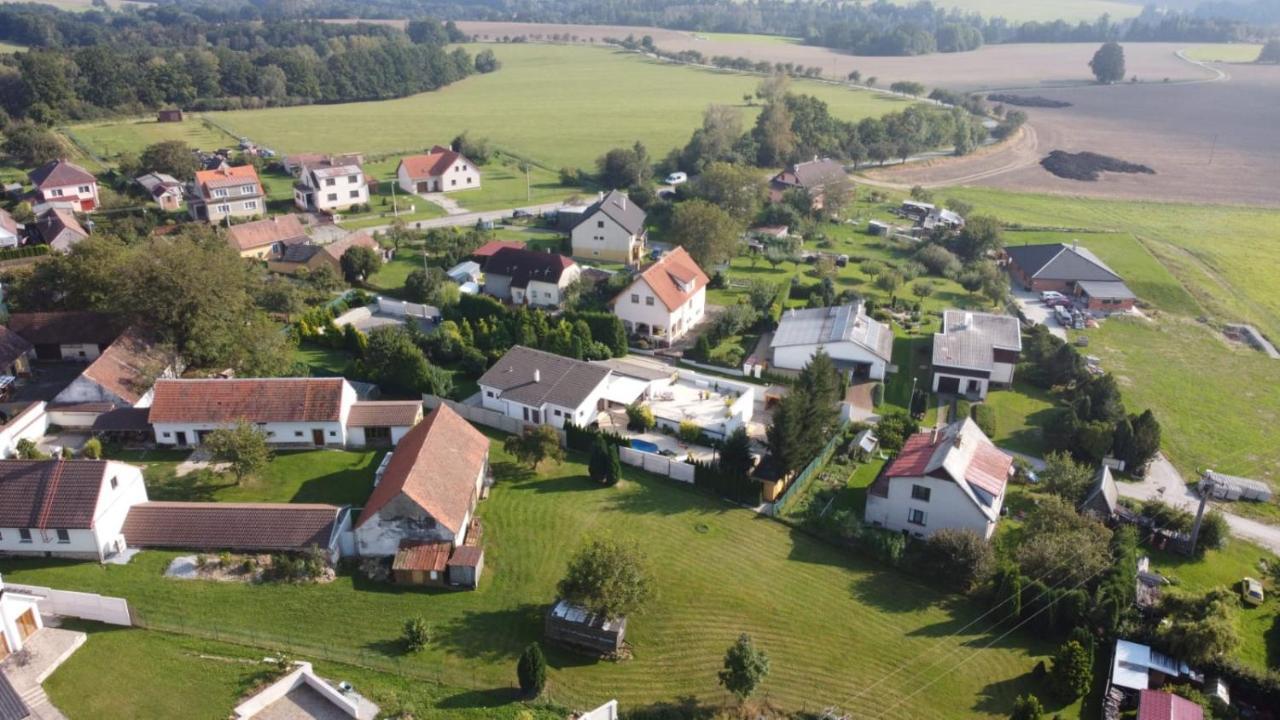 Village Romantic Apartments Near Cesky Krumlov (Adults Only) Strizov ภายนอก รูปภาพ